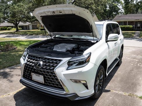 Used 2023 Lexus GX 460 Luxury w/ Sport Design Package AWD/4WD image 14