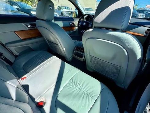 Used 2010 Jaguar XF Luxury image 8
