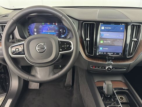Used 2024 Volvo XC60 B5 Plus image 3