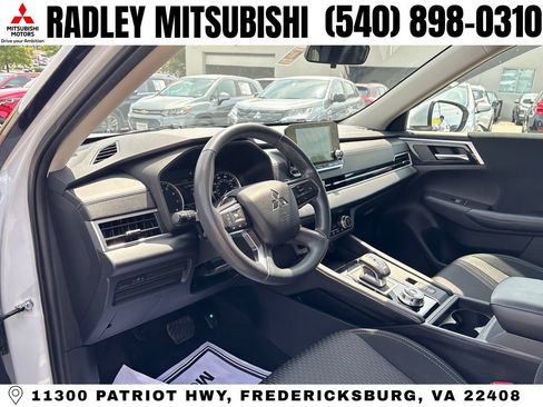 Used 2022 Mitsubishi Outlander ES AWD/4WD image 4