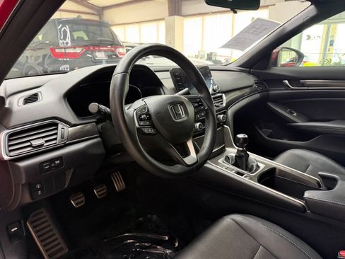 Used 2018 Honda Accord Sport image 18