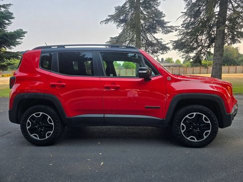Used 2017 Jeep Renegade Trailhawk AWD/4WD image 7