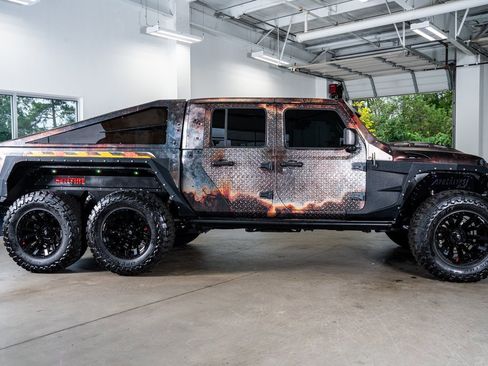 Used 2021 Jeep Gladiator Sport image 5