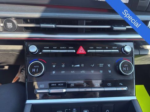 Used 2024 Hyundai Santa Fe Limited image 17