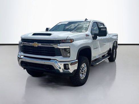 Used 2025 Chevrolet Silverado 2500 LT w/ Safety Package AWD/4WD image 7
