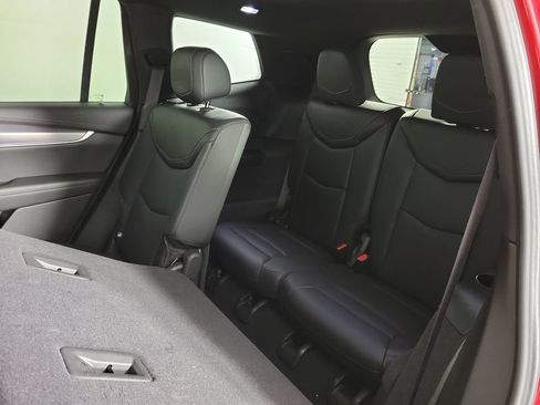 Certified 2024 Cadillac XT6 Luxury AWD/4WD image 12