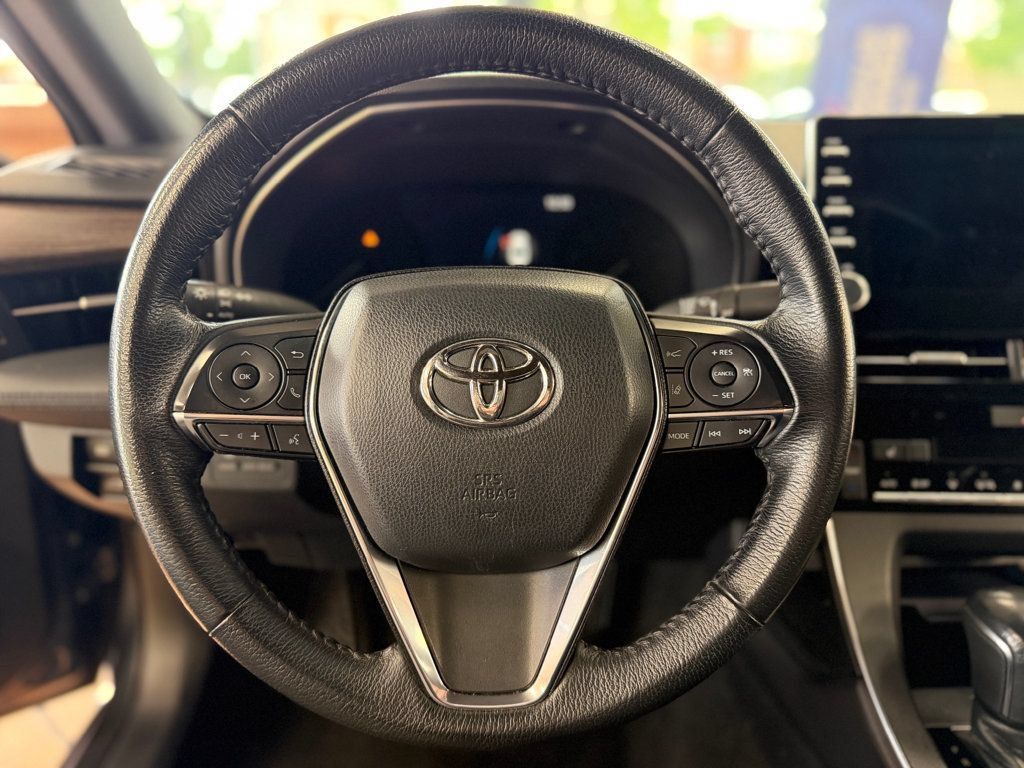 Used 2021 Toyota Avalon XLE FWD image 28