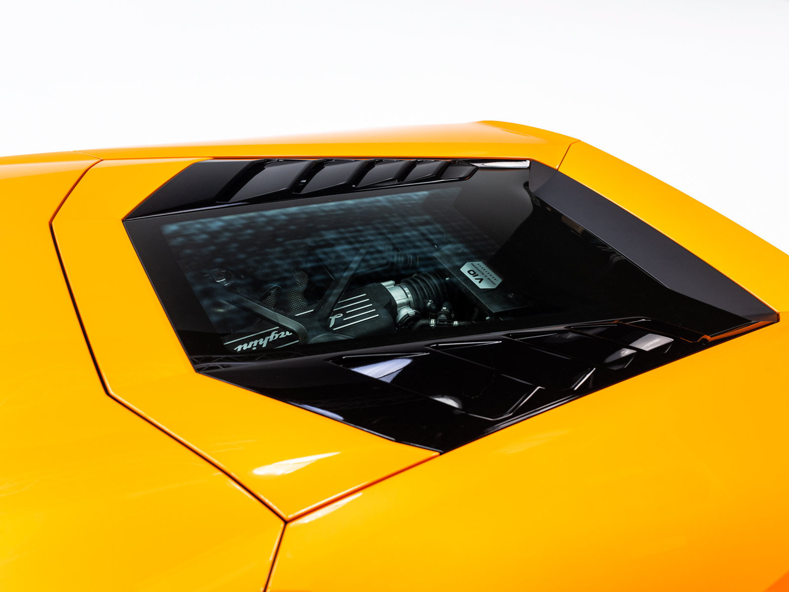 Used 2016 Lamborghini Huracan LP 610-4 AWD/4WD image 98