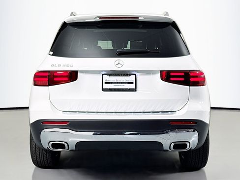 New 2026 Mercedes-Benz GLB 250 image 3