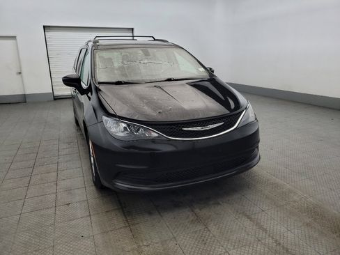 Used 2021 Chrysler Voyager Lxi FWD image 14