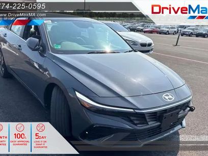 Used 2024 Hyundai Elantra SEL w/ Convenience Package