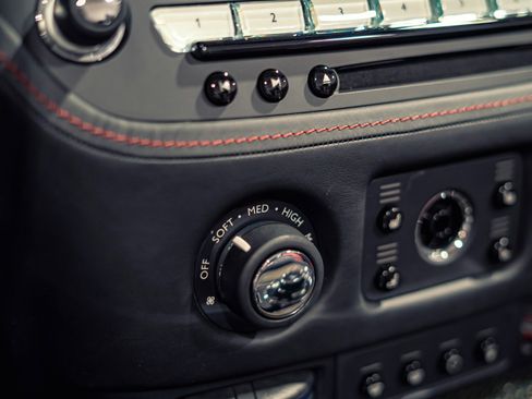 Used 2019 Rolls-Royce Dawn image 20