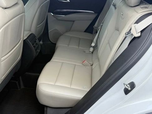 Used 2023 Cadillac XT4 Luxury w/ Cold Weather Package FWD image 20