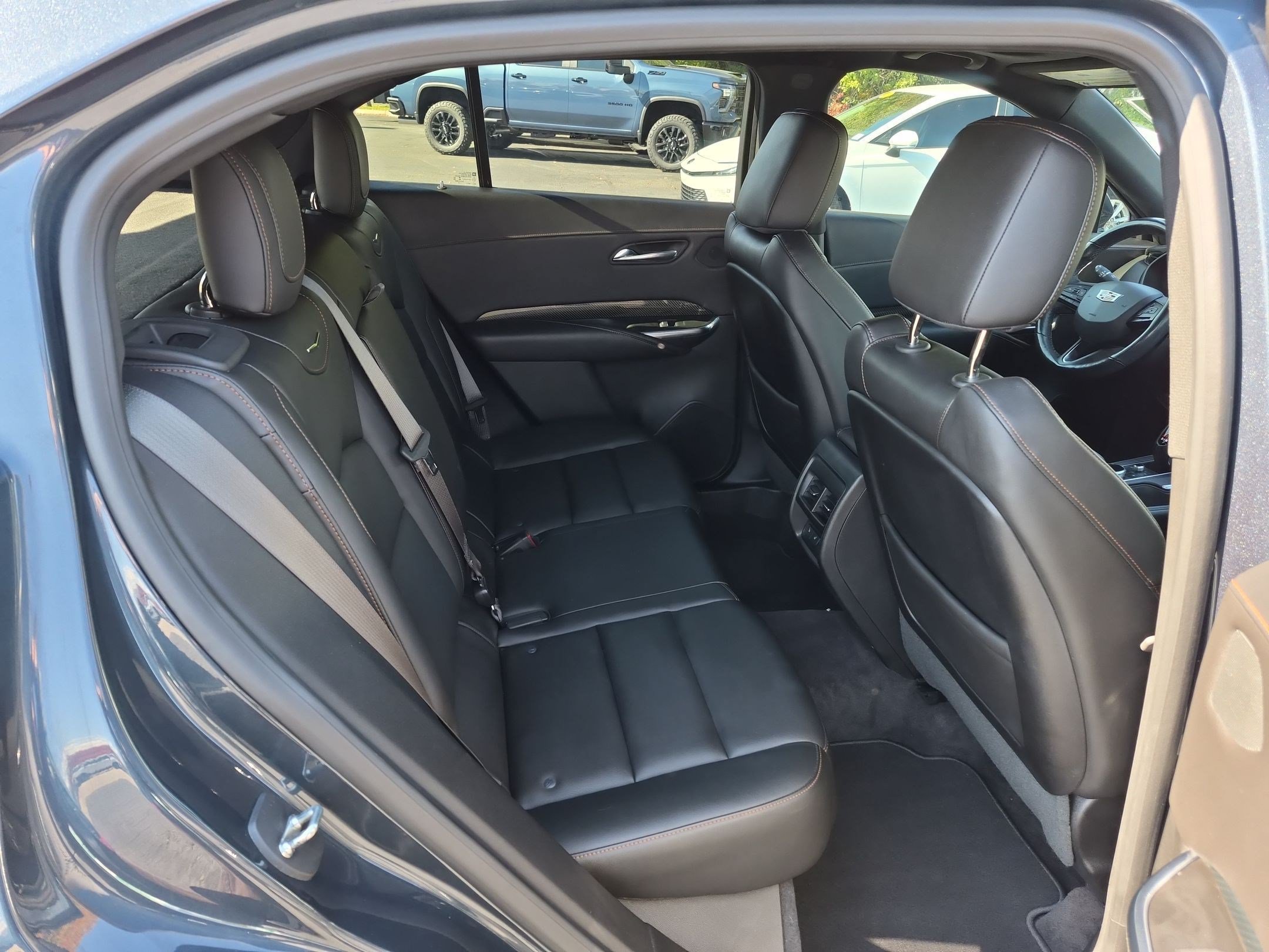 Used 2019 Cadillac XT4 Sport w/ Cold Weather Package AWD/4WD image 28