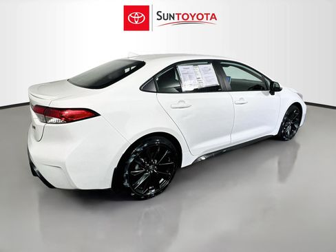 Used 2026 Toyota Corolla SE w/ SE Package FWD image 4