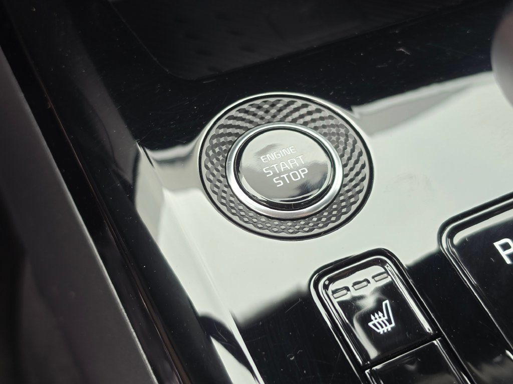 Certified 2025 Kia Niro EX FWD image 32
