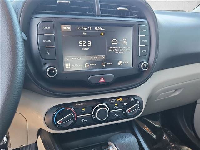 Used 2025 Kia Soul LX w/ LX Technology Package FWD image 14