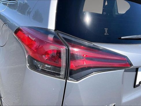 Used 2017 Toyota RAV4 XLE w/ All Weather Liner Package AWD/4WD image 21