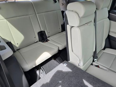 Certified 2025 Hyundai Santa Fe SEL image 21