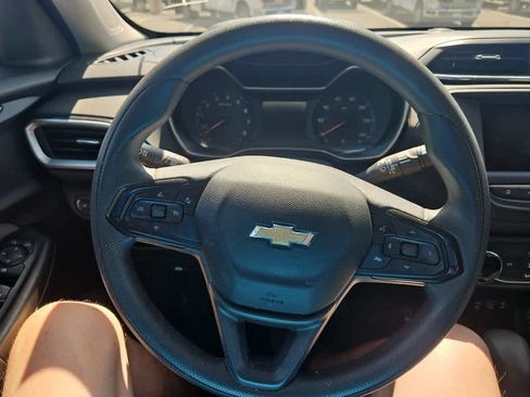 Used 2023 Chevrolet TrailBlazer LS FWD image 15