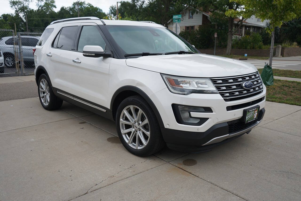 Used 2016 Ford Explorer Limited w/ Equipment Group 301A AWD/4WD image 3