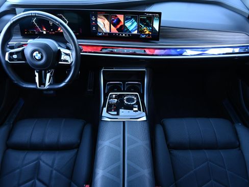 Certified 2024 BMW 760i xDrive w/ Executive Package image 12