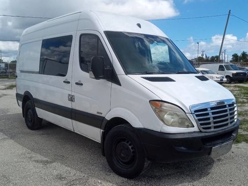 Used 2008 Dodge Sprinter 3500 image 4