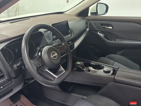 Used 2023 Nissan Rogue SV image 10