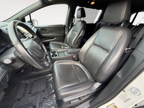 Used 2023 Honda Odyssey Sport image 10