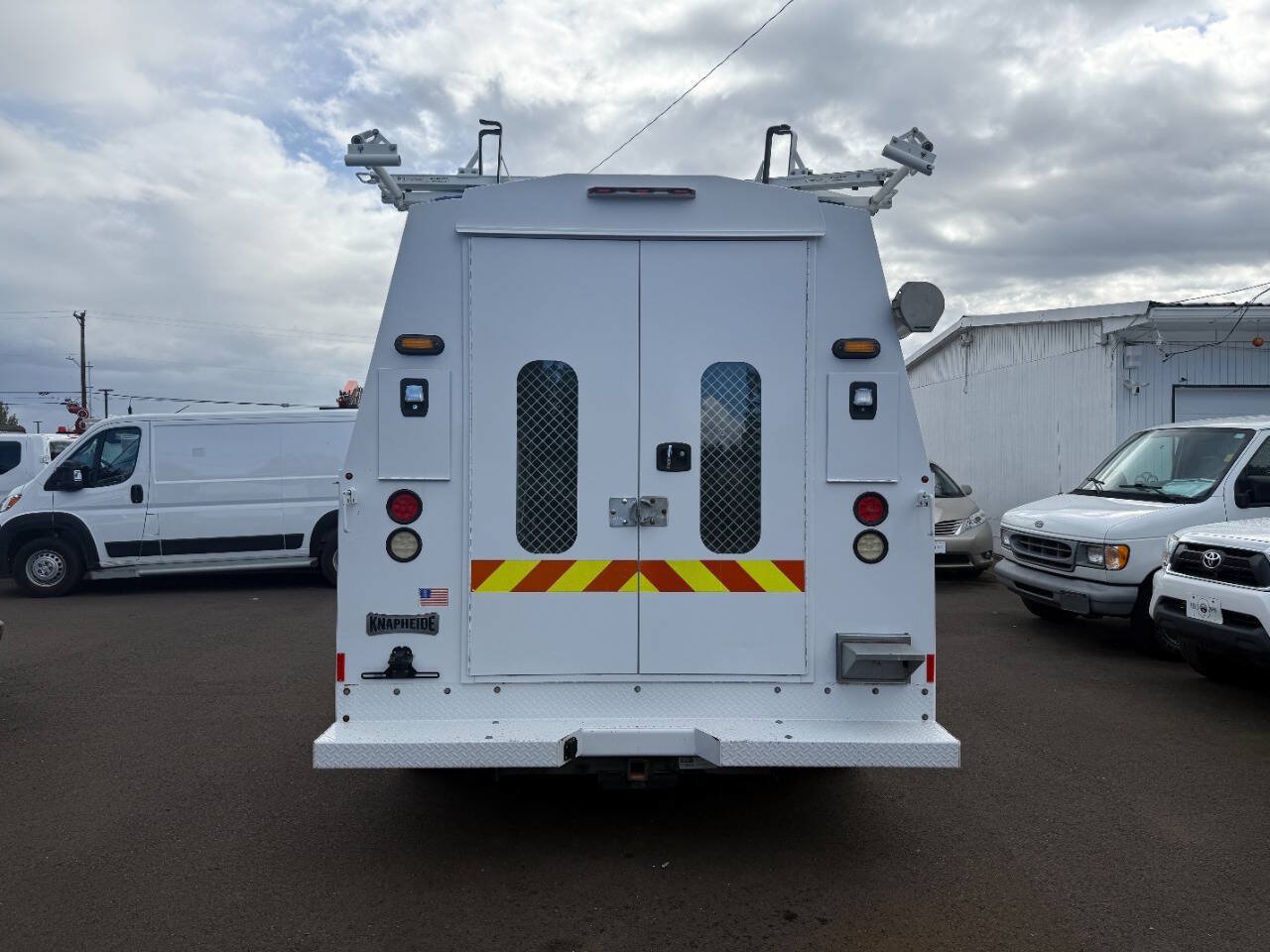Used 2017 Ford E-350 and Econoline 350 Super Duty RWD image 8