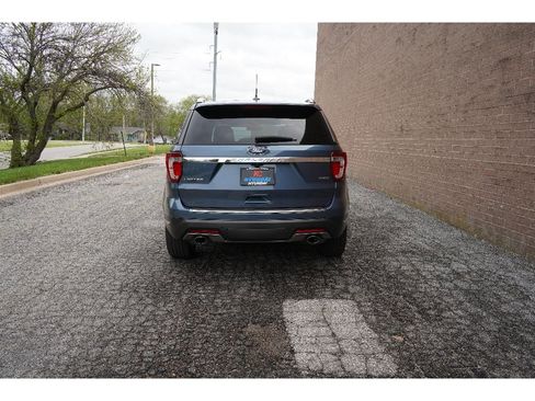 Used 2019 Ford Explorer Limited w/ Ford Safe & Smart Package image 5