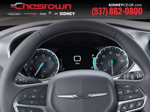 New 2026 Chrysler Pacifica Limited image 17