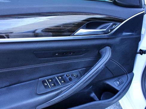 Used 2019 BMW 530i w/ Convenience Package image 10