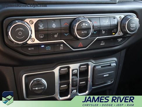 Used 2023 Jeep Wrangler Unlimited Sahara w/ Cold Weather Group AWD/4WD image 35