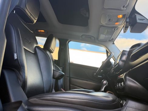 Used 2016 Jeep Renegade Limited AWD/4WD image 14