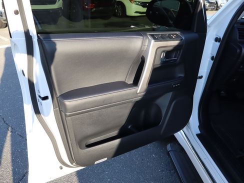 Used 2024 Toyota 4Runner Limited AWD/4WD image 17