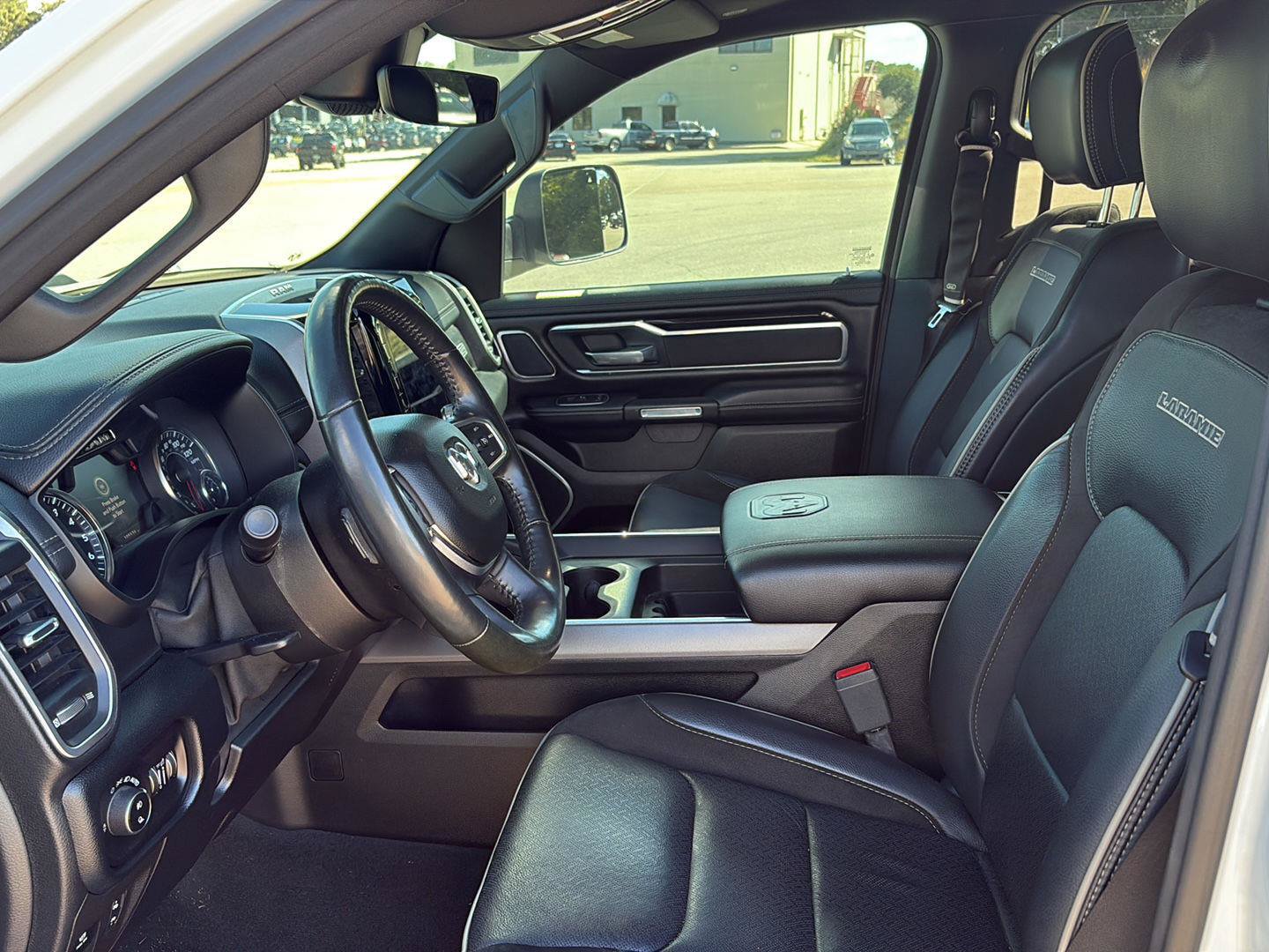 Used 2020 RAM 1500 Laramie AWD/4WD image 11