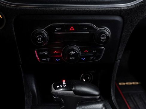 Used 2015 Dodge Charger SXT image 30