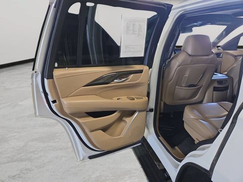 Used 2020 Cadillac Escalade Platinum AWD/4WD image 43