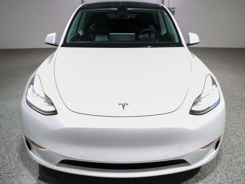 Used 2021 Tesla Model Y Long Range image 4