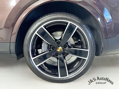 Used 2022 Porsche Cayenne E-Hybrid Coupe image 38
