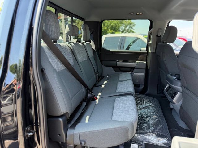New 2026 Ford F350 XLT w/ XLT Premium Package AWD/4WD image 19