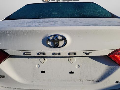 Used 2019 Toyota Camry LE image 20