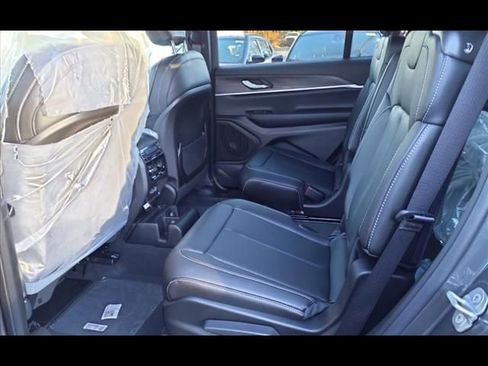 New 2024 Jeep Grand Cherokee L Limited image 11