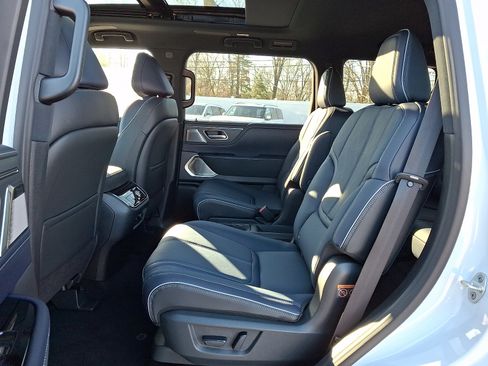 New 2026 INFINITI QX80 4WD image 7