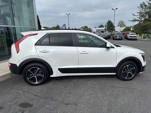 Certified 2023 Kia Niro LX FWD image 12