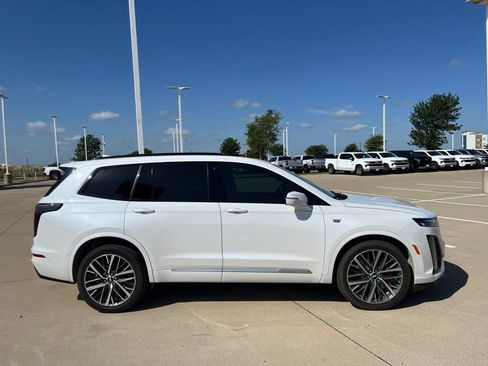 Used 2024 Cadillac XT6 Sport w/ Technology Package AWD/4WD image 6