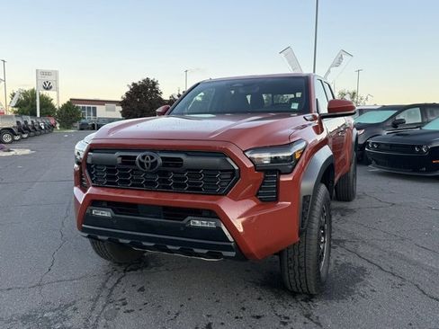 Used 2025 Toyota Tacoma TRD Off-Road image 10