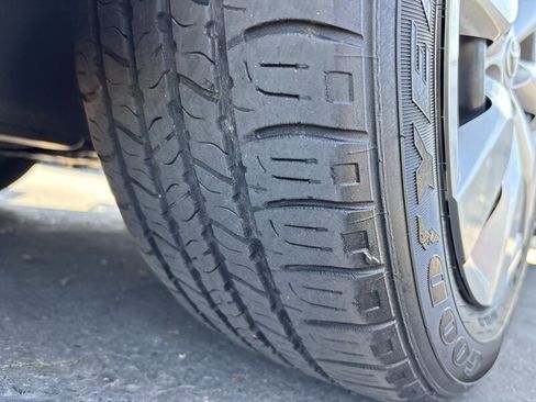 Used 2016 Toyota Corolla LE image 20