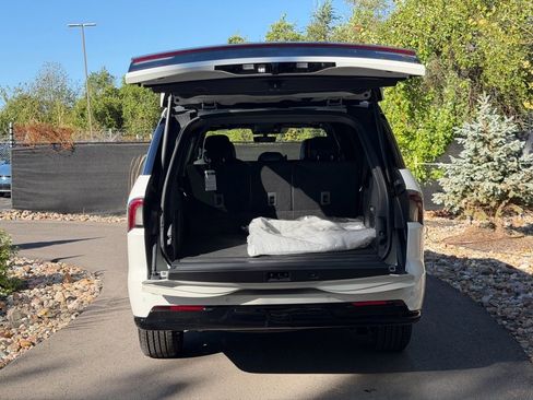 New 2025 Lincoln Navigator L Reserve w/ Jet Appearance Package image 17